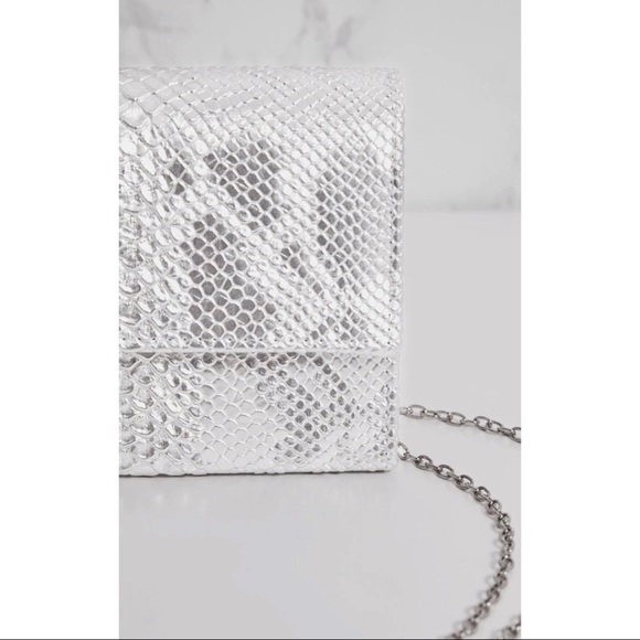 PRETTYLITTLETHING Silver Croc Shoulder Bag - Picture 2 of 5